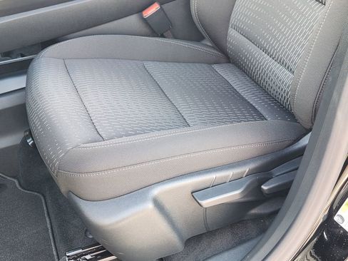New 2026 Chevrolet Equinox LT w/ Safety and Technology Package FWD image 17