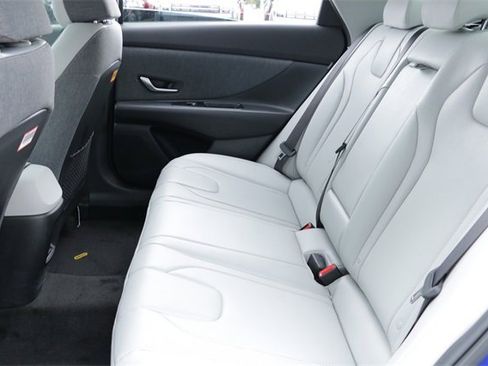 New 2026 Hyundai Elantra Limited image 19