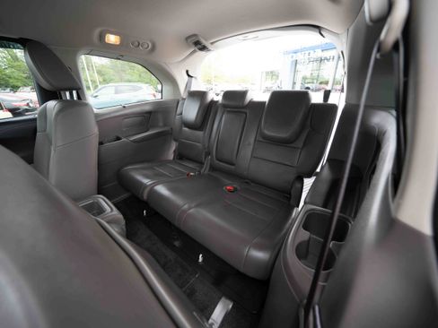 Used 2013 Honda Odyssey Touring image 25