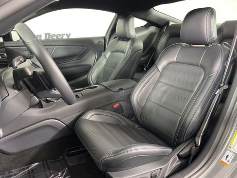 Used 2025 Ford Mustang GT Premium image 4