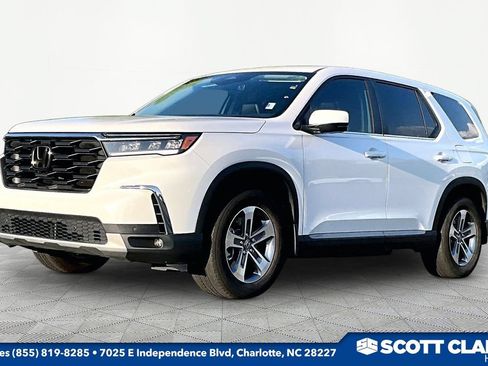 Used 2024 Honda Pilot EX-L image 3