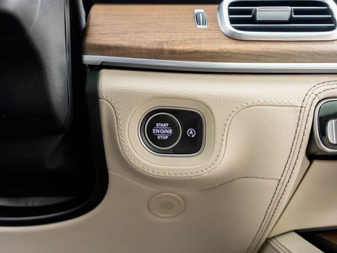 New 2026 Mercedes-Benz GLS 580 4MATIC image 23