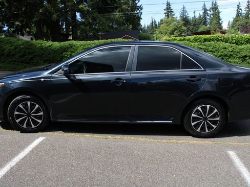 Used 2014 Toyota Camry LE FWD image 13