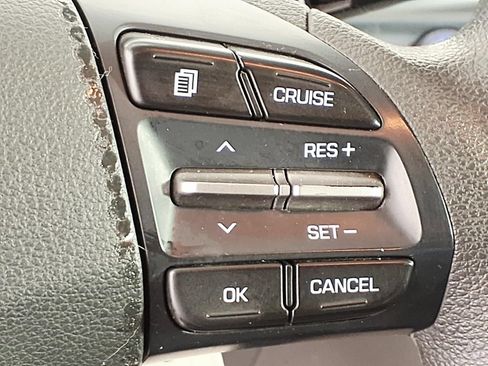 Used 2019 Hyundai Elantra SEL FWD image 18