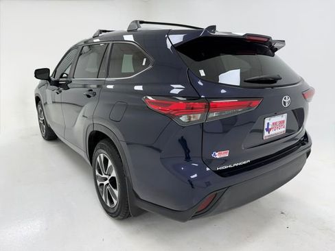 Used 2023 Toyota Highlander XLE FWD image 38