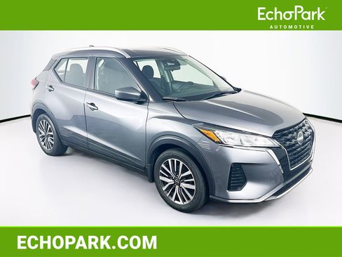 Used 2023 Nissan Kicks SV FWD image 1
