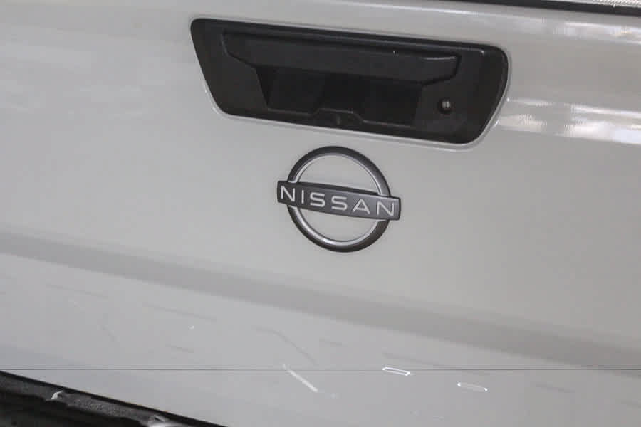 Used 2024 Nissan Frontier SV RWD image 8