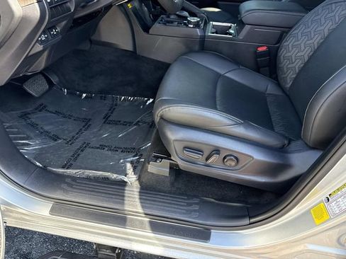 Used 2024 Toyota Tacoma Limited AWD/4WD image 20