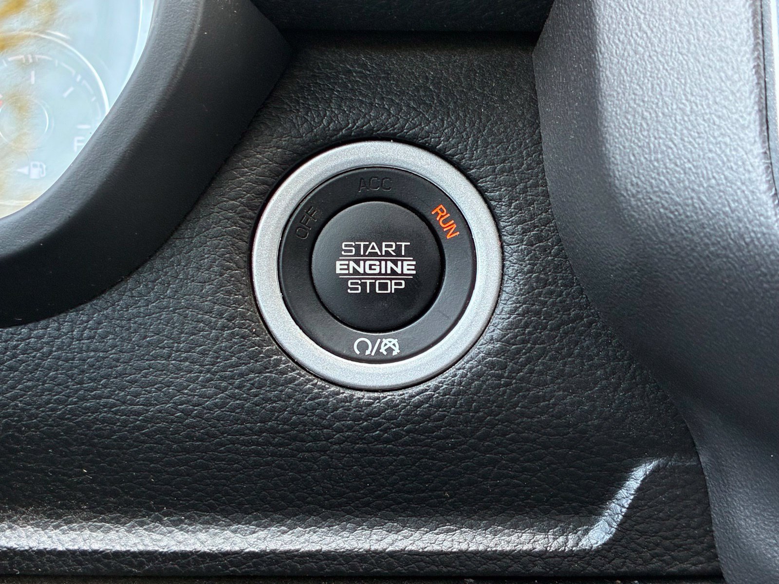 Used 2023 RAM 1500 Laramie w/ Off Road Group AWD/4WD image 18