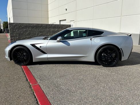 Used 2019 Chevrolet Corvette Stingray Coupe w/ Carbon Flash Badge Package RWD image 8