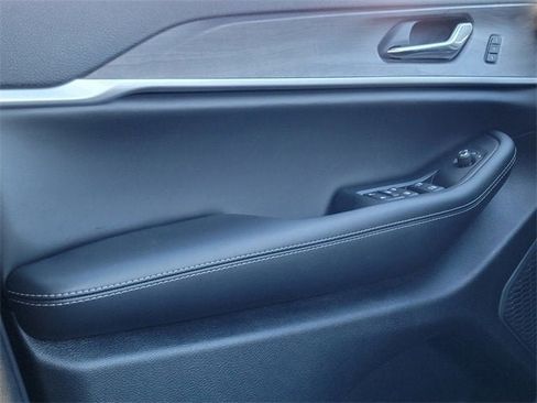 New 2025 Jeep Grand Cherokee Limited image 35