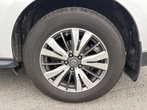 Used 2019 Nissan Pathfinder SL AWD/4WD image 6