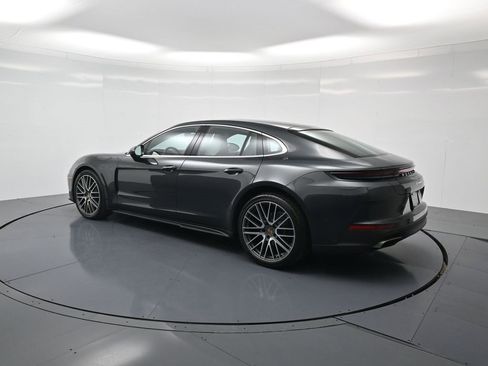 Used 2025 Porsche Panamera image 3