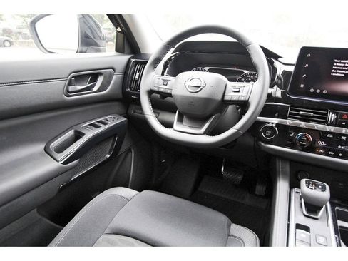 New 2026 Nissan Pathfinder SV w/ SV Premium Package FWD image 8