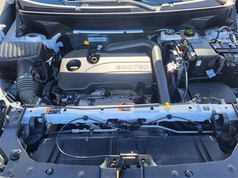 Used 2024 GMC Terrain SLT image 25