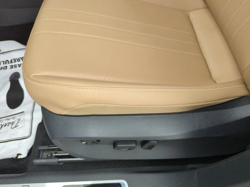 Used 2024 Volkswagen Tiguan SE R-Line FWD image 37