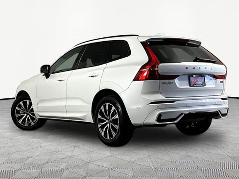 Used 2023 Volvo XC60 B5 Plus AWD/4WD image 4