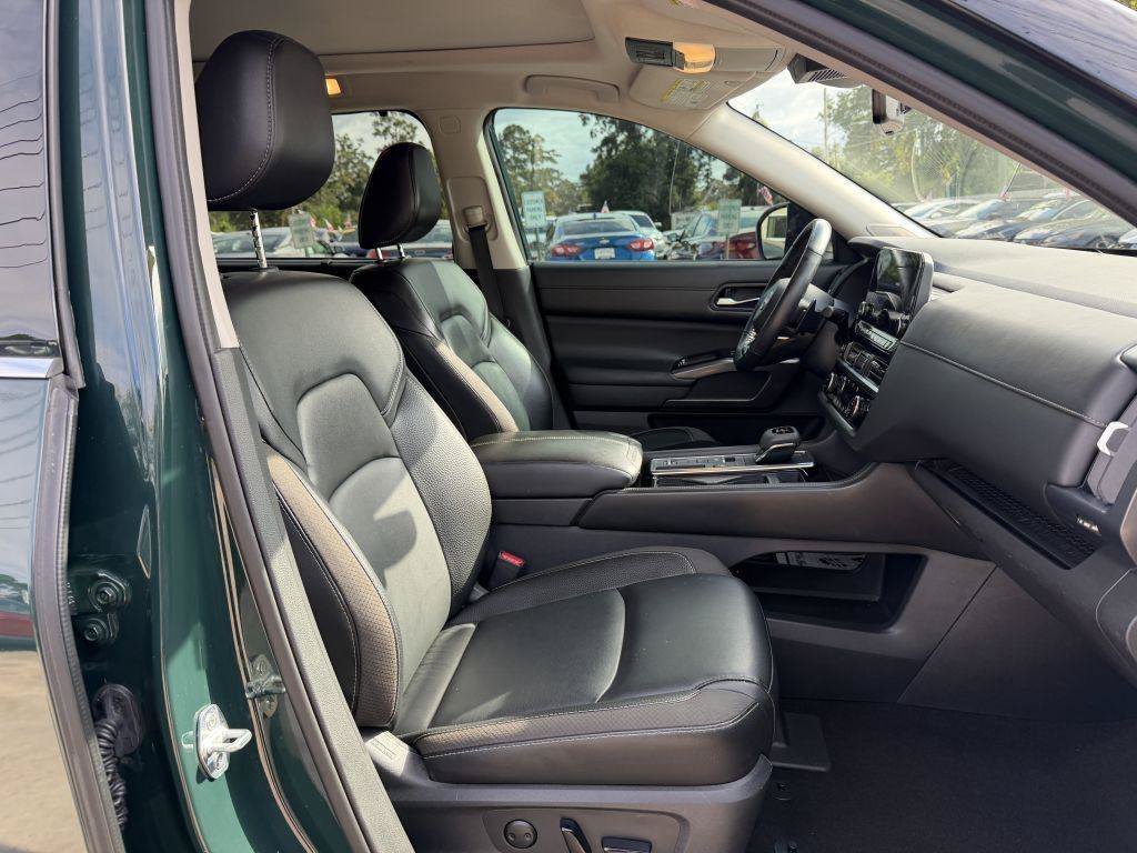 Used 2023 Nissan Pathfinder SL w/ SL Premium Package FWD image 16