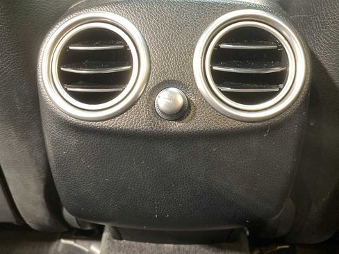 Used 2021 Mercedes-Benz GLC 300 4MATIC image 25