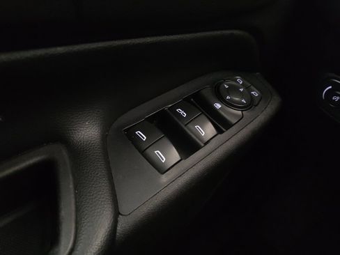 Used 2018 Chevrolet Equinox LT image 27