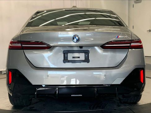 Used 2024 BMW i5 M60 w/ Premium Package AWD/4WD image 5