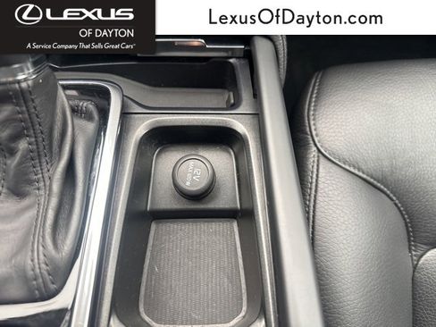 Used 2020 Volvo XC90 T6 Momentum w/ Protection Package Premier image 27