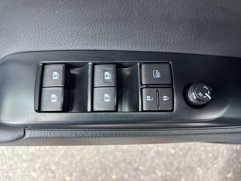 Used 2020 Toyota Camry LE FWD image 17