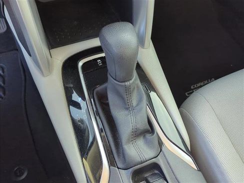 Used 2022 Toyota Corolla Cross L image 22