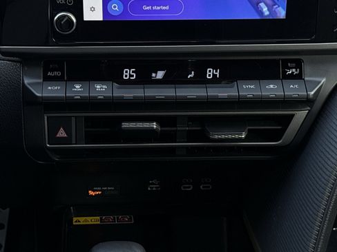 Used 2025 Toyota Camry SE FWD image 20
