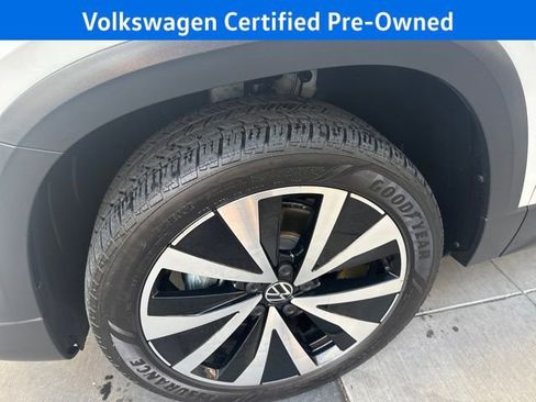 Certified 2023 Volkswagen Taos SE image 29