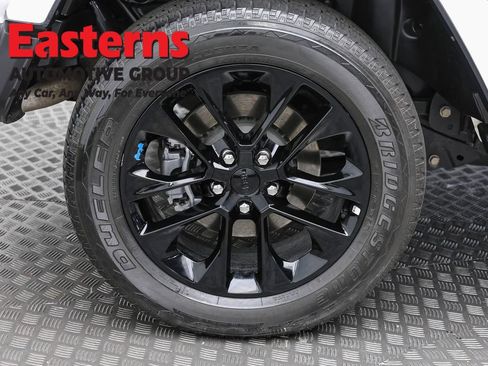 Used 2022 Jeep Wrangler Unlimited Sahara w/ Cold Weather Group AWD/4WD image 31