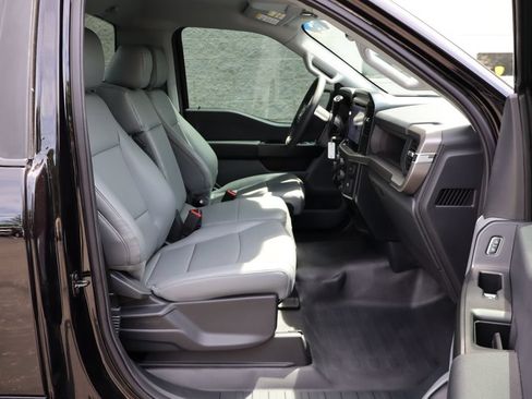 Used 2025 Ford F150 XL RWD image 8