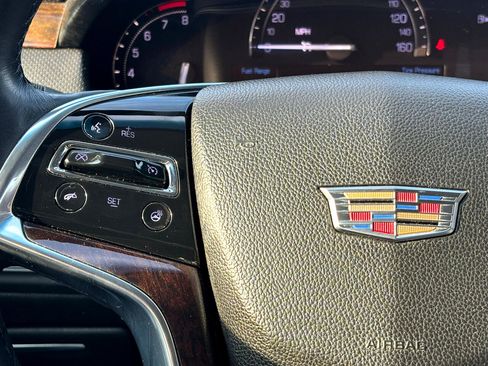 Used 2017 Cadillac XTS Luxury image 24