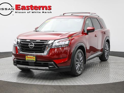 Used 2024 Nissan Pathfinder SL w/ SL Premium Package image 1