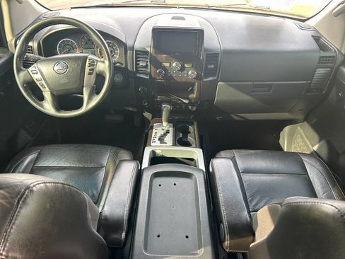 Used 2014 Nissan Titan SL w/ SL Moonroof Package image 16