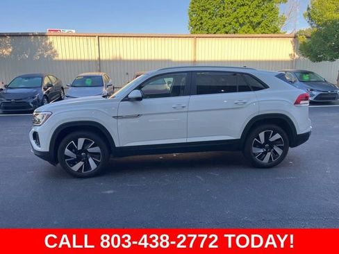 Used 2024 Volkswagen Atlas Cross Sport SE FWD image 35