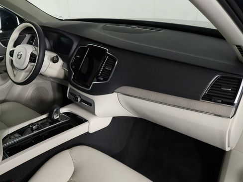 Certified 2025 Volvo XC90 T8 Plus w/ Protection Package Premier AWD/4WD image 22