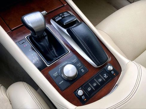 Used 2014 Lexus LS 460 w/ Ultra Luxury Package image 33