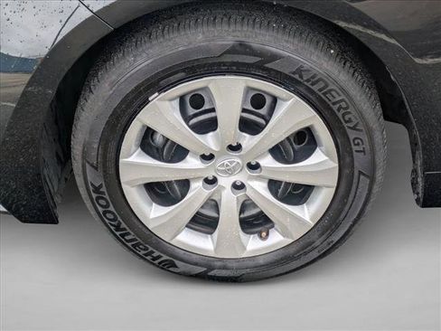 Used 2025 Toyota Corolla LE image 21