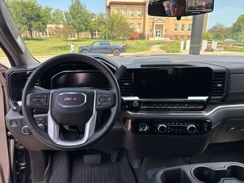 Used 2024 GMC Sierra 1500 Elevation image 13