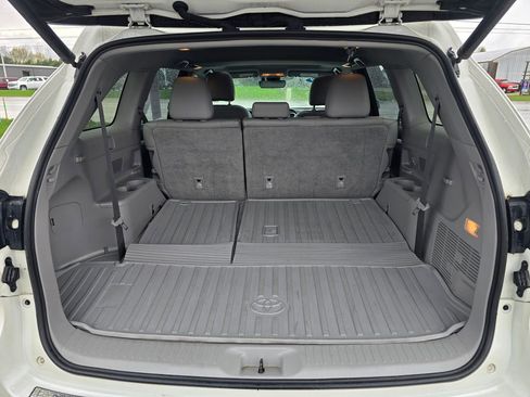 Used 2019 Toyota Highlander XLE image 20