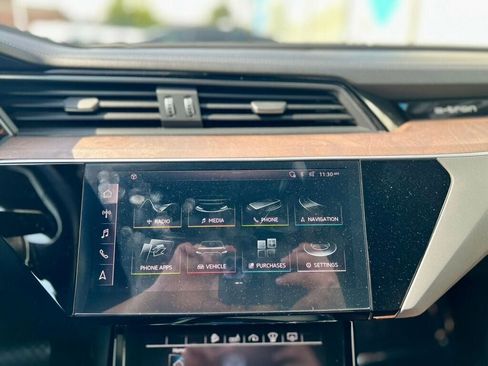 Used 2019 Audi e-tron Prestige w/ Prestige Package image 20