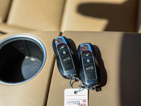 Used 2012 Porsche Panamera image 38