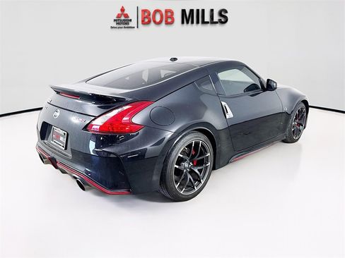 Used 2015 Nissan 370Z NISMO image 7