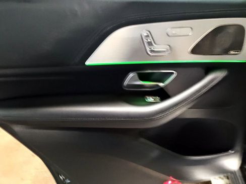 Used 2023 Mercedes-Benz GLS 450 4MATIC image 16