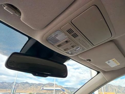 Used 2017 Honda CR-V Touring image 29
