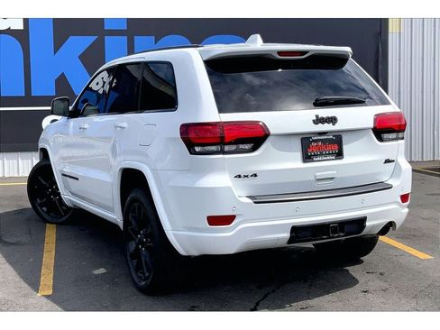 Used 2022 Jeep Grand Cherokee Laredo X AWD/4WD image 13
