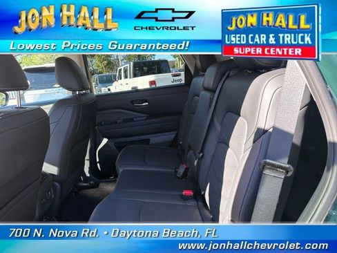 Used 2025 Nissan Pathfinder Platinum w/ Cargo Package image 24