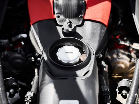 Used 2020 Ferrari F8 Tributo image 28