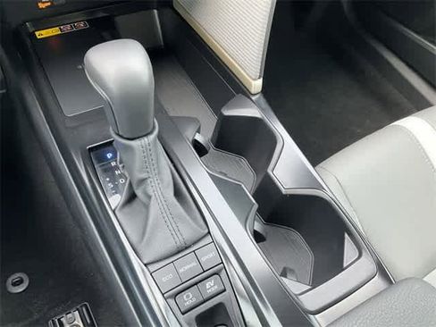 Used 2025 Toyota Camry SE image 24